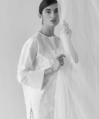 23区 【GOLD LABEL】エンブロイダリータイプライター ブラウス ホワイト系