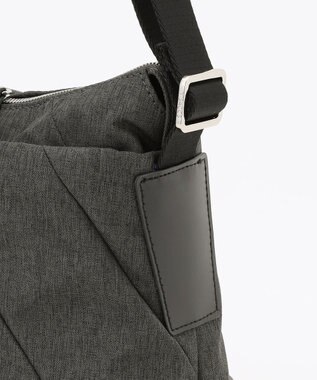 Y'SACCS ストリームラインショルダー ダークグレー