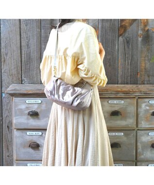 Regalo Felice 【長財布やペットボトルも入る / 軽量】ショルダー / REGALO GYG(グレージュ)