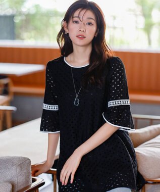 Tiaclasse 【小倉優子さん着用・洗える】パンチングレース配色チュニック ブラック×オフホワイト