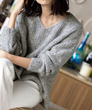 Tiaclasse L 【洗える】表情豊かなVネックMIX糸オーバーニット サックスグレー