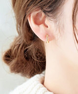 Phoebe 〈シリーズ累計販売10000点突破！〉〈痛くないシリーズ/金属アレルギー対応〉クロスフープクリスタルループフィットイヤリング　ゴールド ゴールド