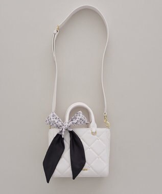 Maison de FLEUR スカーフ付きパールキルティングトートバッグ