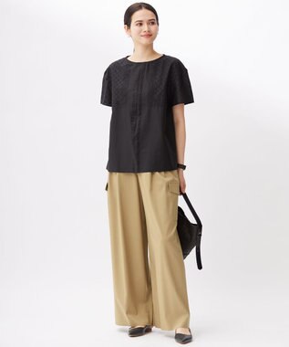 自由区 L 【接触冷感・洗える】エンブロイダリーローン Tブラウス ブラック