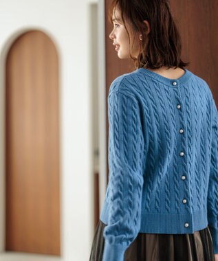 組曲 【前後着用可】コットンカシミヤ混2WAYケーブル ニット ブルー系