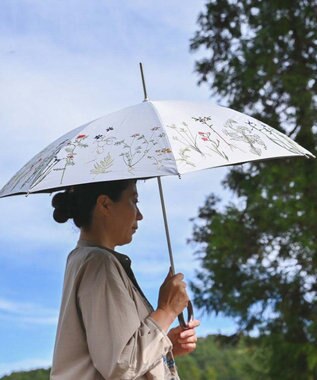 AND WOOL 〈UVカット率99%以上・一級遮光生地・晴雨兼用〉ボタニカル刺繍の日傘 （長傘タイプ） ホワイト