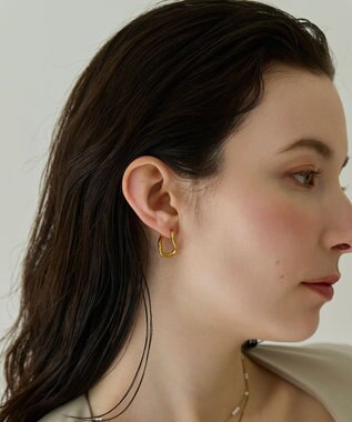 Phoebe 〈金属アレルギー対応〉デイリーニュアンスフープピアス　ゴールド　ステンレス ゴールド