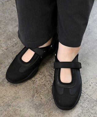 APOM ウォーターレジストメリージェーンスニーカー