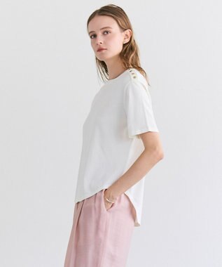 BEIGE， NADIA / ストレッチ メタルボタンニット