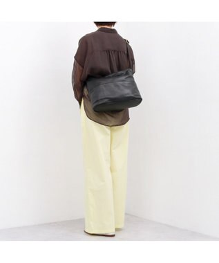 UNBILLION ペルケ perche / ガーメントレザー・サスティナブルボディーショルダー ブラック