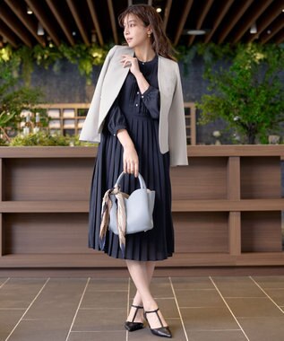 Tiaclasse 【新色追加・洗える】パールボタンプリーツワンピース ネイビー