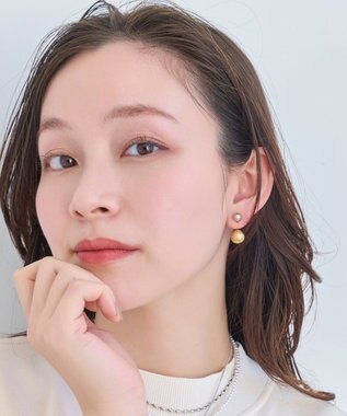 Phoebe バックモチーフイヤリング　コンビメタル シルバー