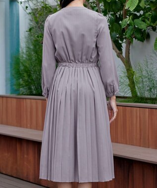 Tiaclasse 【新色追加・洗える】パールボタンプリーツワンピース グレー