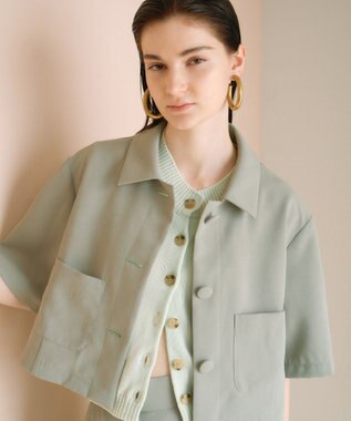 #Newans 【シワになりにくい】〈花乃まりあさんコラボ〉クロップドシャツジャケット スモークグリーン