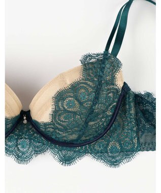 AMPHI ブラジャー 谷間メイク カップ上辺が浮きにくい Gカップまで対応 大きいサイズ 【Glama-Rich グラマリッチ ボリュームUPタイプ】 ブラ BYJ302 アンフィ／ワコール グリーン