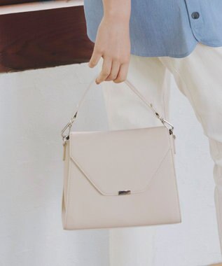 Tiaclasse 【安田美沙子さん着用・4way /2TYPEハンドル】パールチェーン付きハーフフォーマルミニバッグ ベージュ