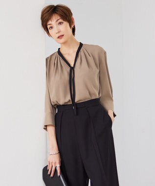 ICB 【接触冷感・洗える】BackSatinAmunzen ナロータイブラウス ライトモカ系