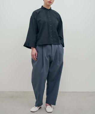 muuc 〈遠州織物の工場で織られた上質なコットン生地〉〈ブロード生地〉フロントタック プリーツ八分袖ブラウス ブラック