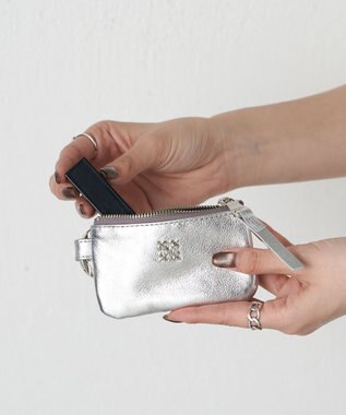 russet カラビナ付き ソフトレザーマルチケース(Z-211) Silver