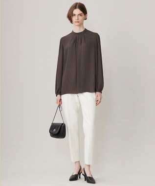 ICB 【接触冷感・UVケア・速乾・洗える】BackSatinAmunzen ハイネックブラウス コーヒーベース柄系