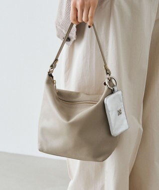 russet カラビナ付き ソフトレザーマルチケース(Z-211) Silver