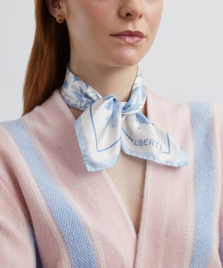 LIBERTY. モノ ミューズ 45x45 シルク スカーフ