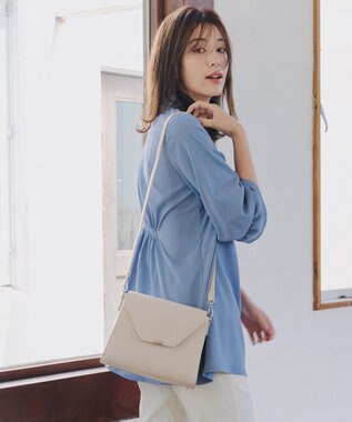 Tiaclasse 【安田美沙子さん着用・4way /2TYPEハンドル】パールチェーン付きハーフフォーマルミニバッグ ベージュ