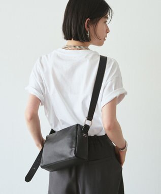 russet 《WEB限定》レザースクエアショルダーバッグ(CE-1575) Black