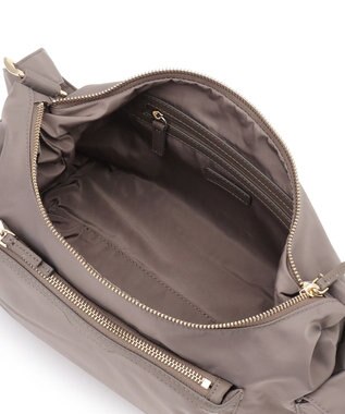 23区 【先行予約】ナイロン サイドポケット ショルダーバッグ グレージュ系