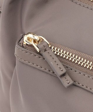 23区 【先行予約】ナイロン サイドポケット ショルダーバッグ グレージュ系