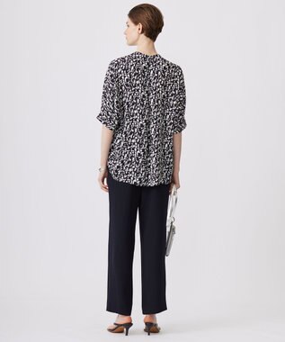 ICB 【新色追加・接触冷感・UVケア・速乾・洗える】BackSatinAmunzen  5分袖 キーネックブラウス ブラック×オフホワイト系