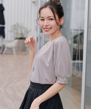 Tiaclasse L 【小倉優子さん着用・洗える・接触冷感・汗ジミ防止】“サマさまカットソー”パール付きパフスリーブトップス グレージュ