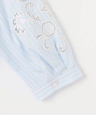 自由区 S エンブロイダリーブロードパフスリーブ ブラウス サックス×オフ