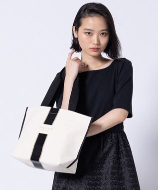 TOCCA 【A4サイズ対応・WEB＆一部店舗限定】PASSI CANVASTOTE キャンバス トートバッグ オフ系