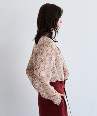 YECCA VECCA フラワー柄シアーボウタイブラウス Pink Beige