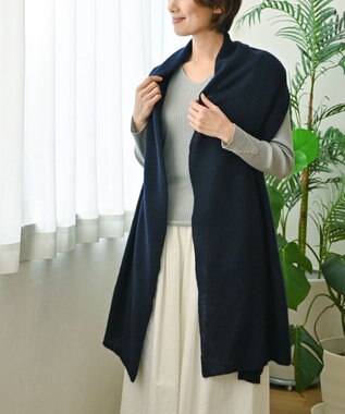 AND WOOL 〈上質な素材と手仕事から生まれたニット〉ホワイトカシミヤ100%の大判ストール ネイビー