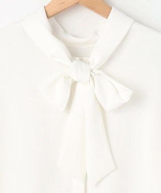 組曲 L 【KUMIKYOKU NAVY】ジョーゼットシフォン2WAY ボウタイブラウス パールホワイト系