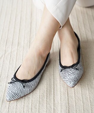 nouvelleRobe Oū 【本革・高反発】Zebra ポインテッドトゥ パンプス