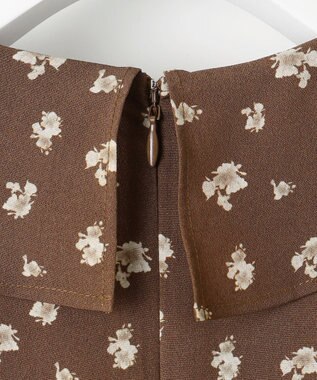 Feroux カシュクールデザイン 小花プリントワンピース ダークブラウン系