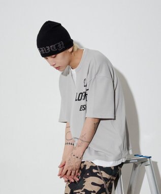 WEGO 【ユニセックス着用ITEM/MLサイズ展開】キーネックフェイクレイヤードグラフィックT（SS） グレー