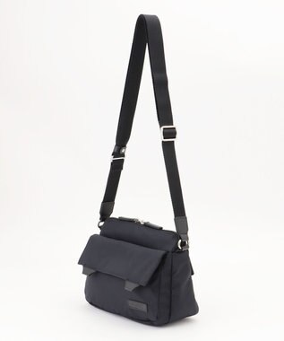 Y'SACCS ダブルタブ　トラベルポシェット ブラック