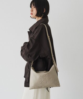 russet エンボスモノグラム ソフトレザーショルダーバッグ(CE-1547) GrayBeige