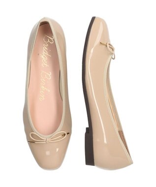 Bridget Birkin 【Bridget Birkin】スクエアトゥリボンレインフラットパンプス ベージュエナメル