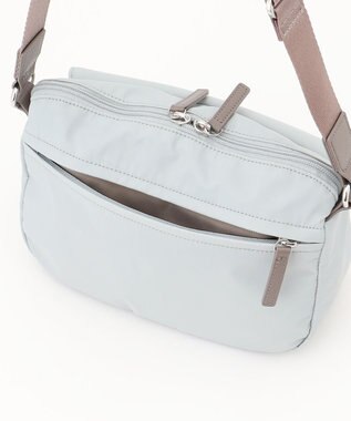 Y'SACCS ダブルタブ　トラベルポシェット ライトグレー