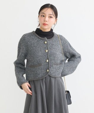 earth music&ecology ゴールド釦ショートニットカーディガン Charcoal Gray
