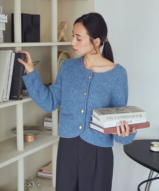 earth music&ecology ゴールド釦ショートニットカーディガン Blue