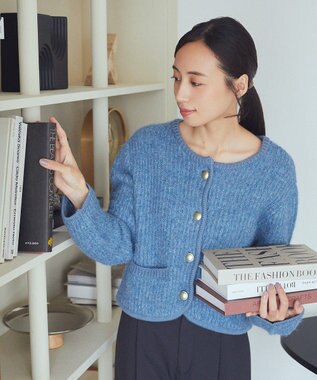 earth music&ecology ゴールド釦ショートニットカーディガン Blue