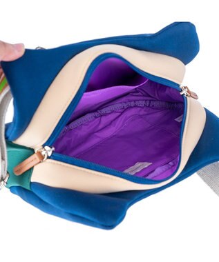 tsumori chisato CARRY ネコかおウレタン ショルダーバッグ 小サイズ 猫モチーフ ネイビー