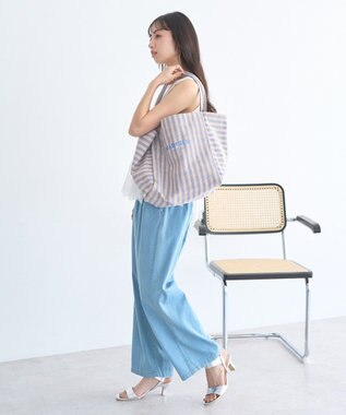 earth music&ecology 冷感２タックイージーワイドデニム Light Indigo