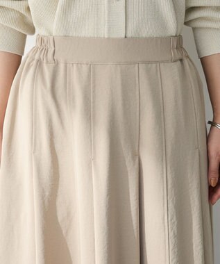 Green Parks プリーツサテンフレアスカート Light Beige